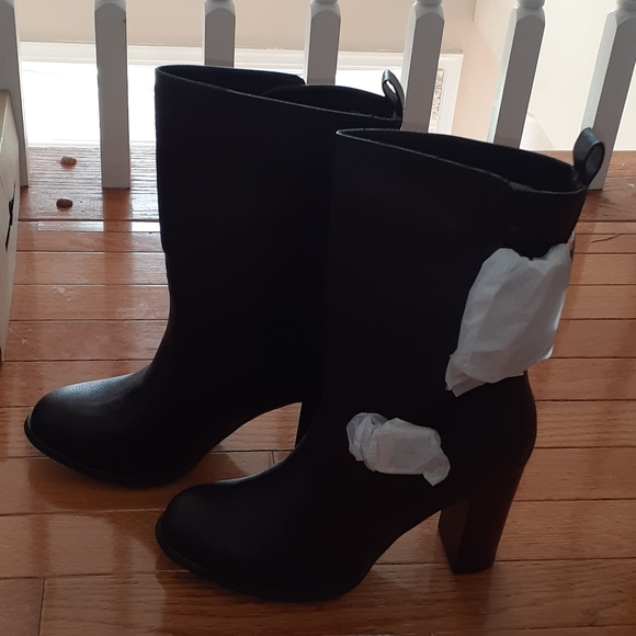 🥳🥳SOLD🥳🥳 Chocolate mid-calf boots - Picture 4 of 6
